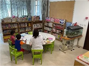 リヤド日本人学校の図書室ホール